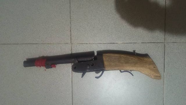 Police arrest three suspected armed robbers, recover locally made pistol in Oyo