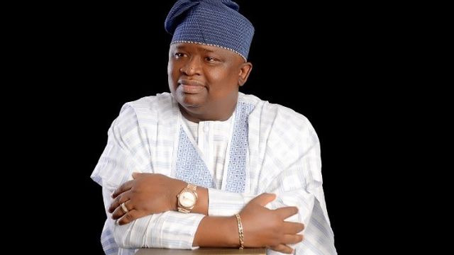 Sen. Adeola empowers 10,000 Ogun traders with N750m