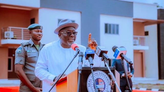 Delta governor presents duplexes, vehicles to permanent secretaries