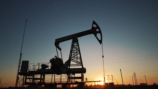 FG approves 6 oil marketers to import PMS