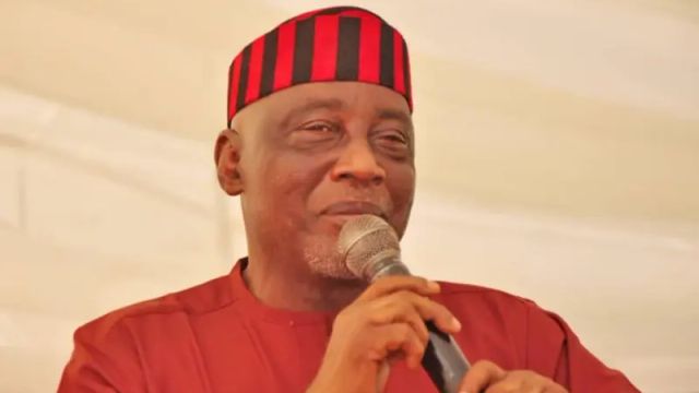 Sen. Moro flags off campaign, lists 110 completed constituency projects