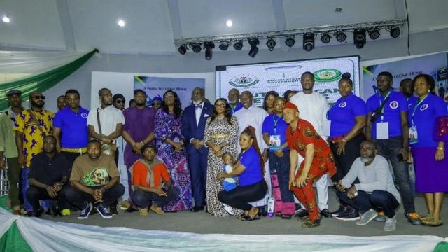 FG evacuates 33 more Nigerians from S/Africa
