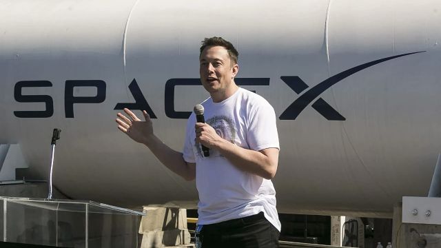 Musk pledges $10.5bn in SpaceX shares to every American child