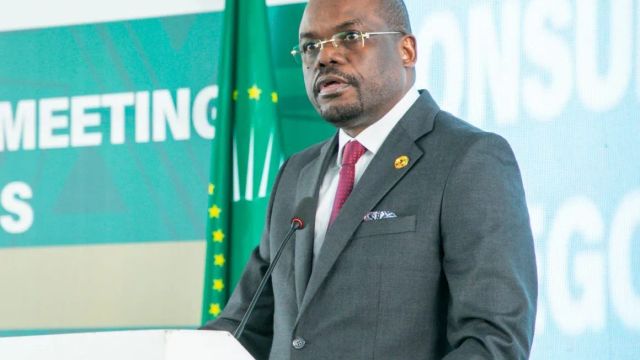 Canada commits C$80m to Ebola response