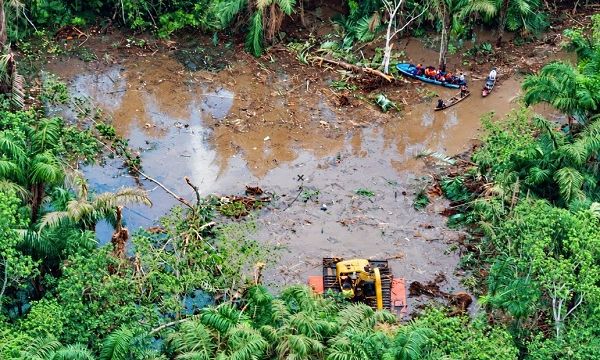 Crash: NAF recovery team, Navy, NSIB divers recover aircraft components