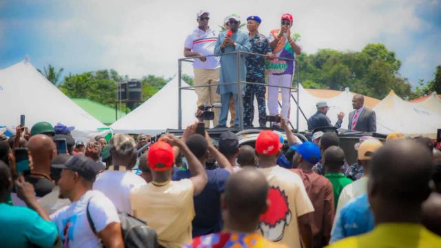 Okpebholo threatens arrest of contractor over abandoned Benin-Abraka road project