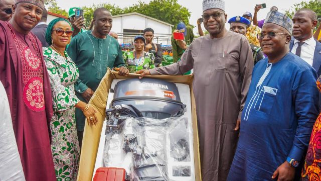 Food security: 235,567 farmers benefit as Abdulrazaq flags off distribution of inputs, support