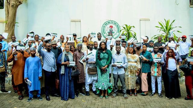 FG trains 70 media personnels, doles out tablets