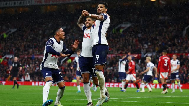 Tottenham Hotspur romp to 3-0 win over 10-man Manchester United