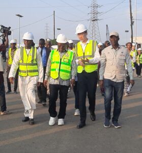 Umahi urges Nigerians to recognise, publicise completed government projects