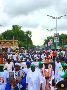 Maulud: Tijjaniyya faithful throng Kebbi Government House in solidarity with Gov. Idris