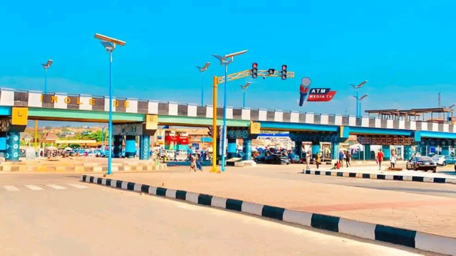Adeleke commissions Oke-fia flyover, promises more projects if re-elected