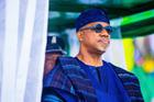 Okanlomo emerges: A Governor recognised by the Commander-in-Chief
